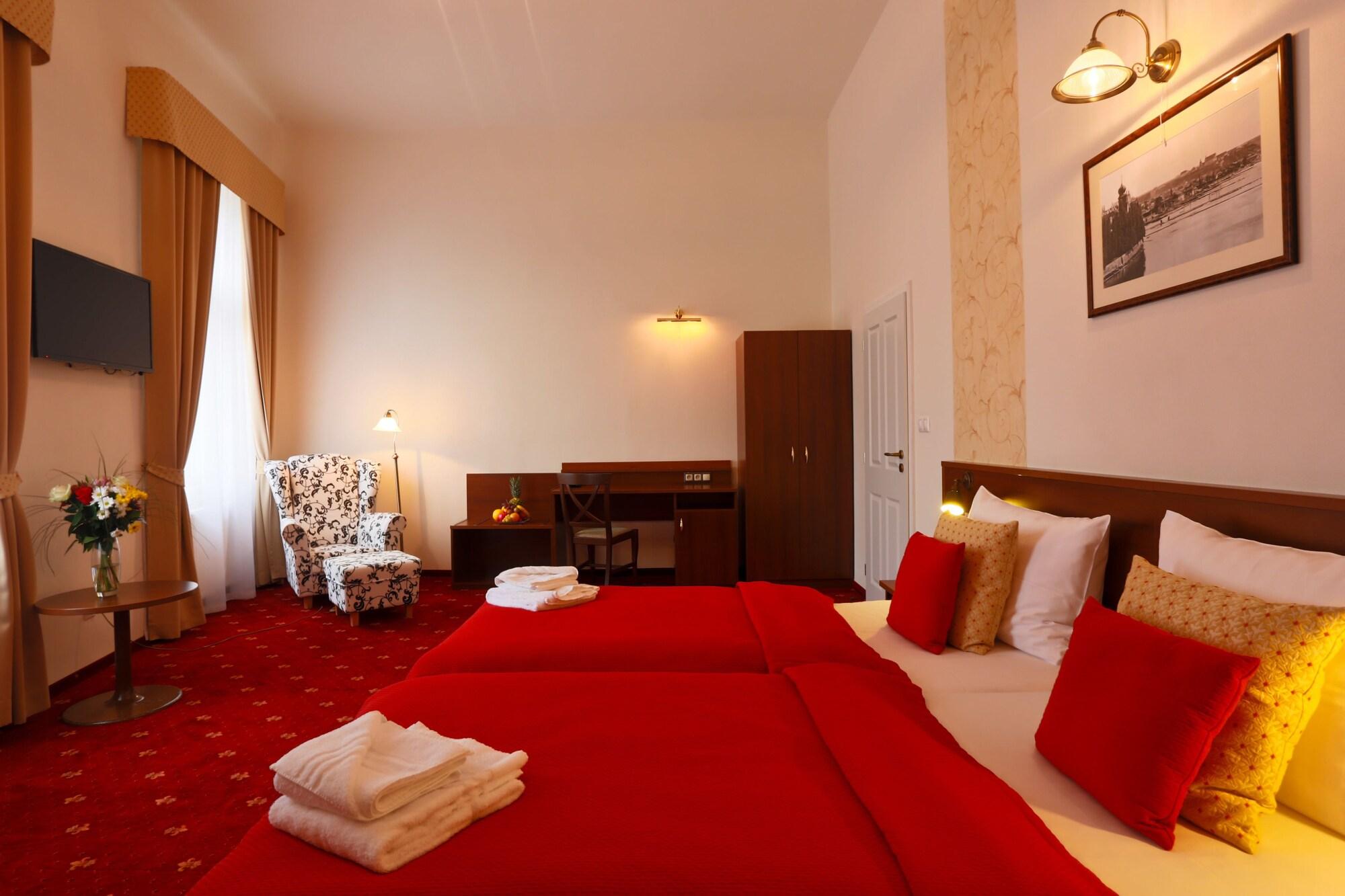 Hotel Svaty Jan Praha Bagian luar foto