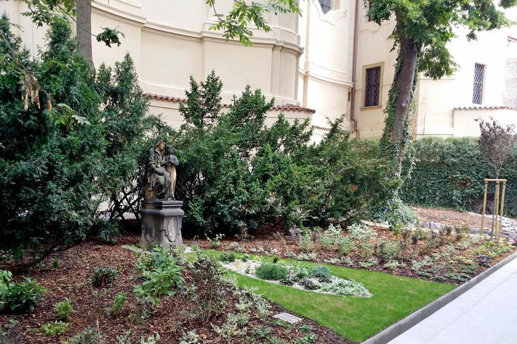 Hotel Svaty Jan Praha Bagian luar foto